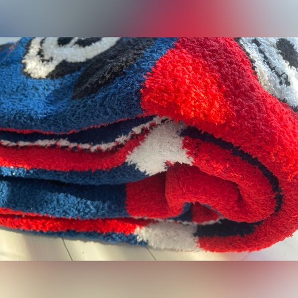 NEW Disney Mickey Mouse Super Soft Throw Blanket Large Red Blue Blocks 50" x 70" - Picture 9 of 9